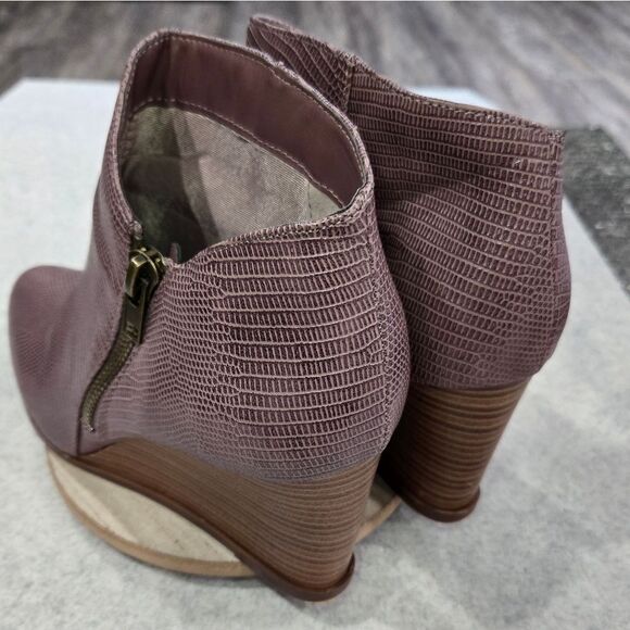 🐢 Journee Collection Glam Vegan Snake Skin Side Zip Boots.  Size 11. - Picture 6 of 13